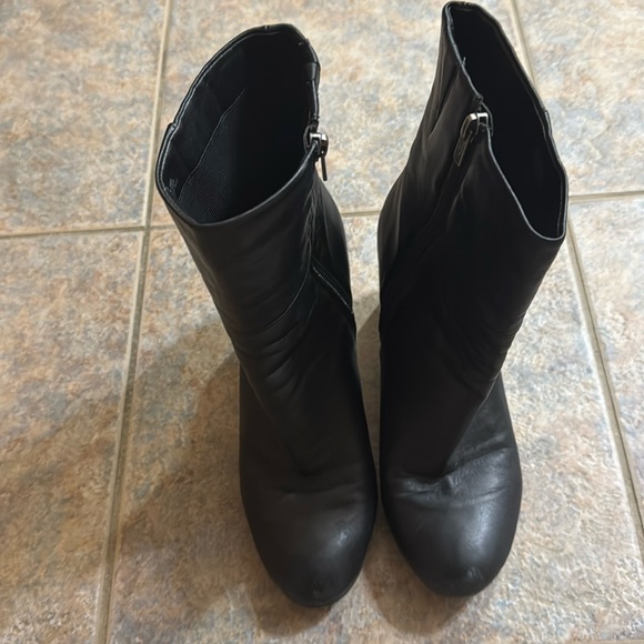 Size 10 women’s boots - Picture 3 of 4